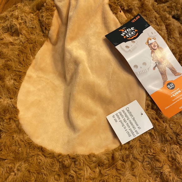 Toddler brown fuzzy bear hooded jumpsuit with front zipper access & plush head - Picture 6 of 11